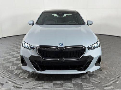 2026 BMW 550e xDrive