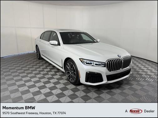2022 BMW 740 i