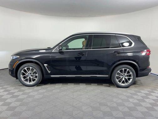 Black Sapphire Metallic 2026 BMW X5 sDrive40i
