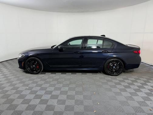 Carbon Black Metallic 2023 BMW 540 i