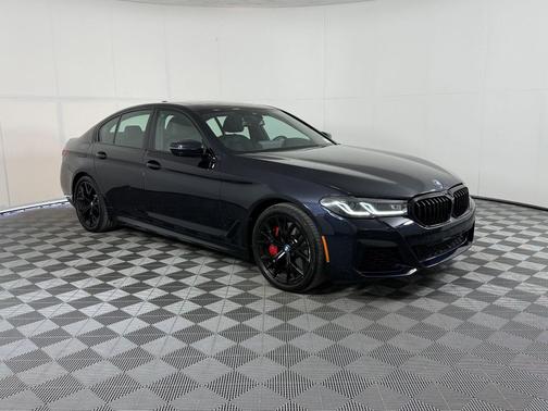 Carbon Black Metallic 2023 BMW 540 i