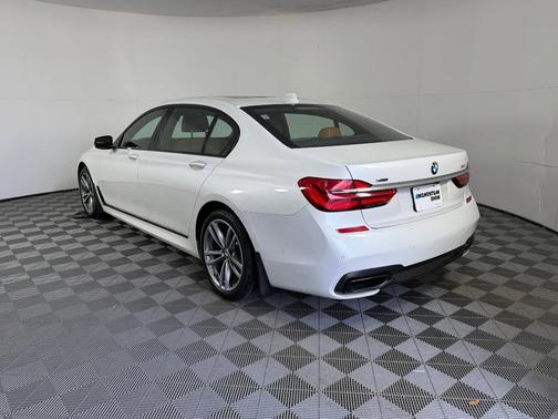 White 2018 BMW 750 i xDrive