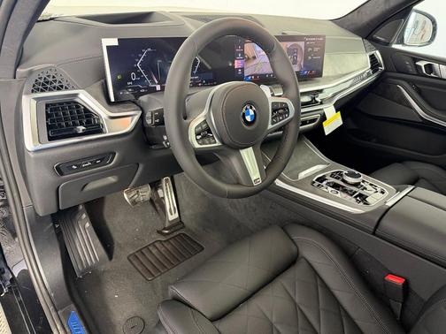 Black Sapphire Metallic 2026 BMW X7 xDrive40i