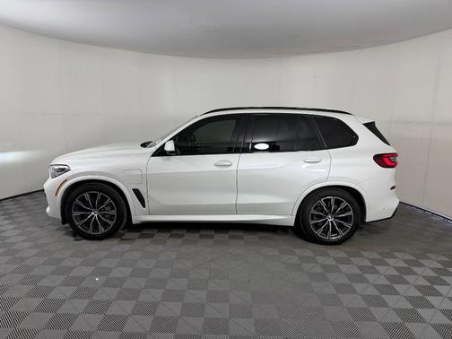 Mineral White Metallic 2021 BMW X5 PHEV xDrive45e