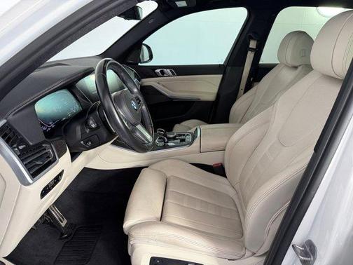 Mineral White Metallic 2021 BMW X5 PHEV xDrive45e