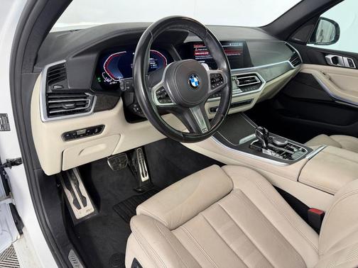 Mineral White Metallic 2021 BMW X5 PHEV xDrive45e