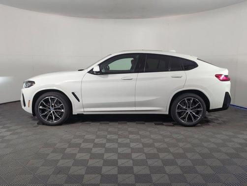 2025 BMW X4 xDrive30i