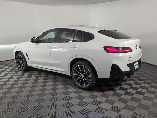 2025 BMW X4 xDrive30i