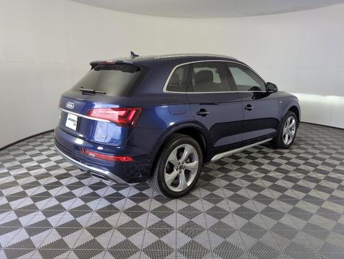 2022 Audi Q5 45 S line Prestige