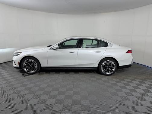 Mineral White Metallic 2027 BMW 530 i