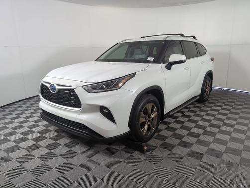 2022 Toyota Highlander Hybrid Bronze Edition