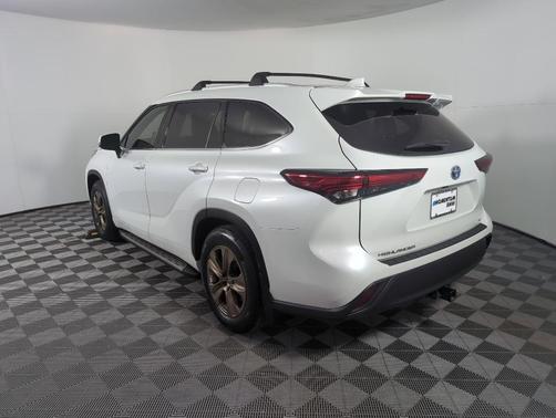 2022 Toyota Highlander Hybrid Bronze Edition