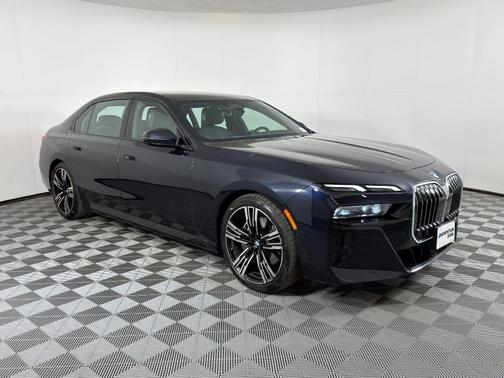 2023 BMW 740 i