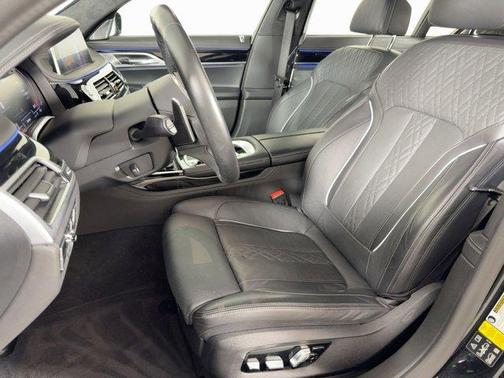 2021 BMW 750 i xDrive
