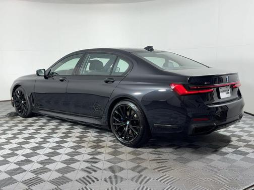 2021 BMW 750 i xDrive