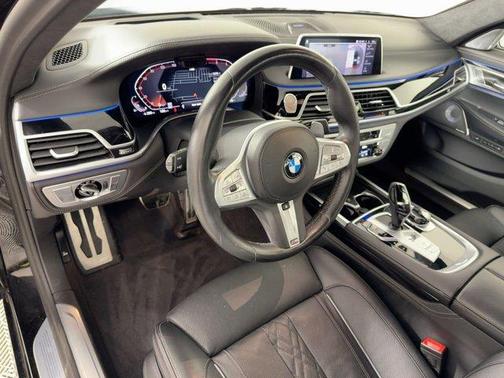 2021 BMW 750 i xDrive
