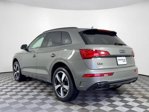 Chronos Gray Metallic 2024 Audi Q5 45 S line quattro Premium