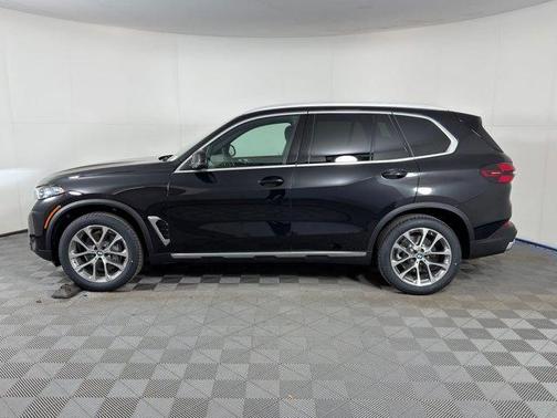 Black Sapphire Metallic 2026 BMW X5 sDrive40i