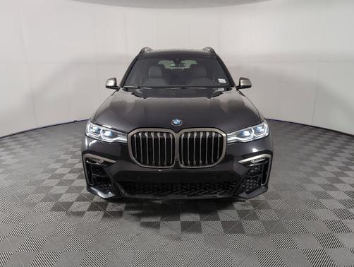2022 BMW X7 M50i