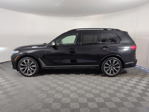 2022 BMW X7 M50i