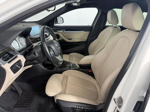 Alpine White 2022 BMW X2 sDrive28i