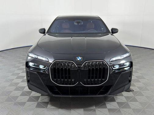 2026 BMW 740 i