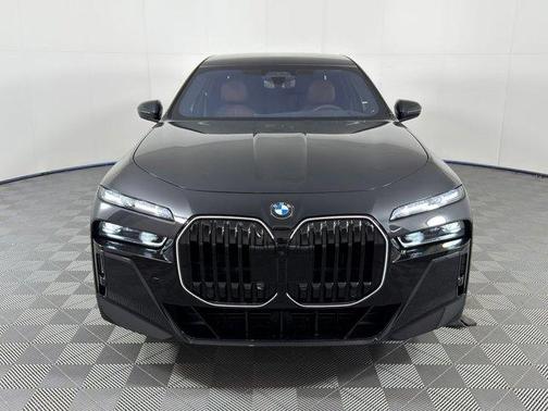 2026 BMW 740 i