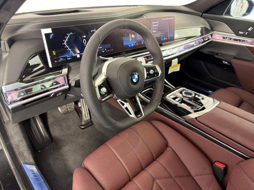 2026 BMW 740 i