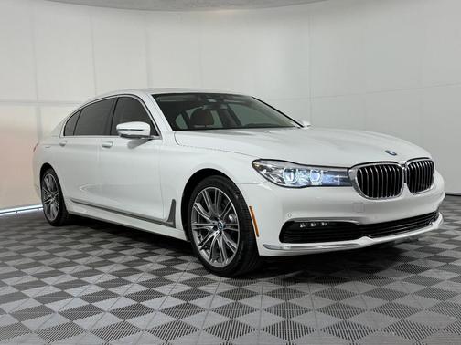 2018 BMW 740 i