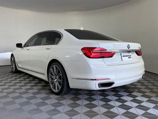2018 BMW 740 i