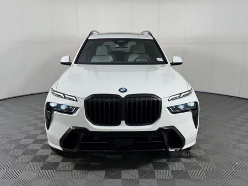 Alpine White 2026 BMW X7 xDrive40i