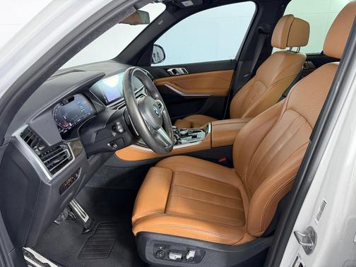 Mineral White Metallic 2022 BMW X5 xDrive40i