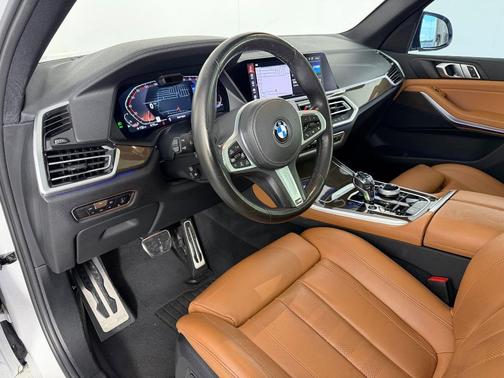 Mineral White Metallic 2022 BMW X5 xDrive40i