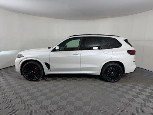 Mineral White Metallic 2026 BMW X5 sDrive40i