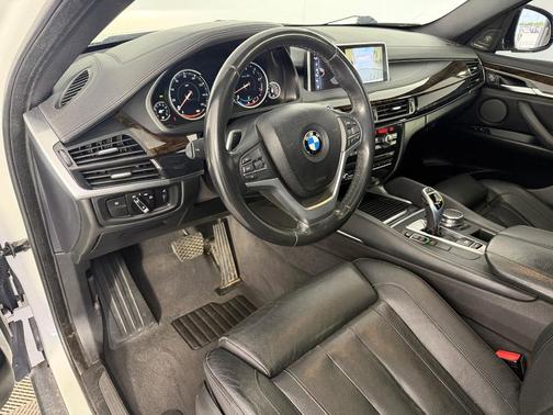 White 2017 BMW X6 sDrive35i
