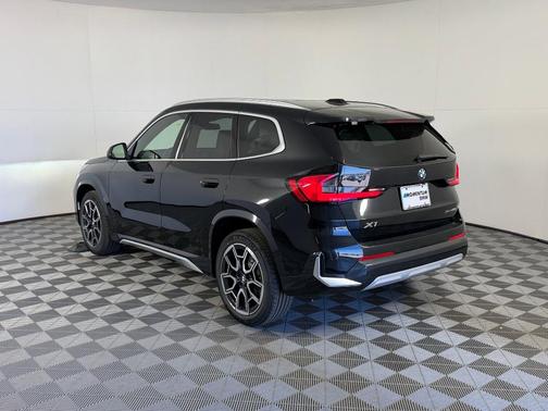 Black Sapphire Metallic 2026 BMW X1 xDrive28i
