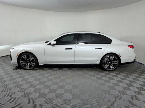 Mineral White Metallic 2024 BMW 760 760i xDrive