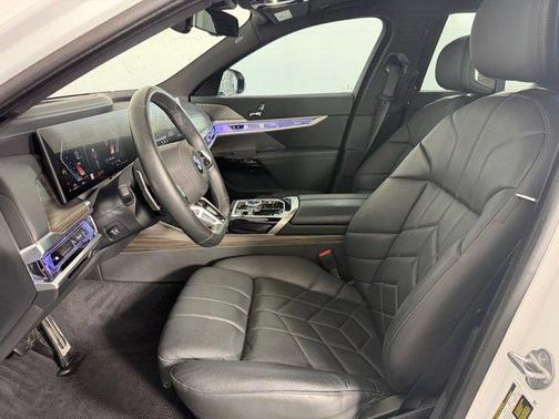 Mineral White Metallic 2024 BMW 760 760i xDrive