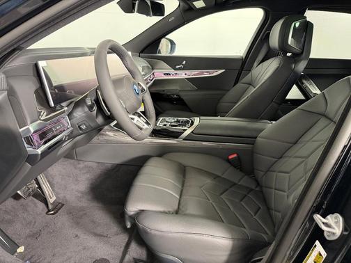 Black Sapphire Metallic 2026 BMW 750e xDrive