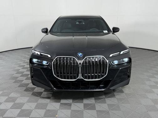 Black Sapphire Metallic 2026 BMW 750e xDrive