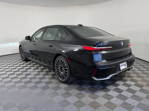 Black Sapphire Metallic 2026 BMW 750e xDrive