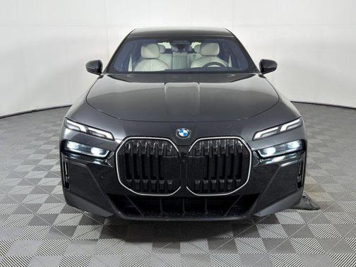 2026 BMW 760 760i xDrive