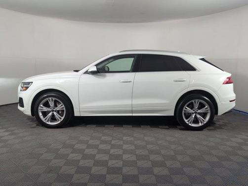 2022 Audi Q8 55 Premium Plus