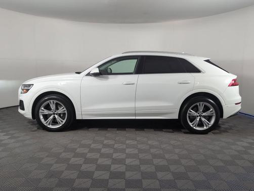 2022 Audi Q8 55 Premium Plus