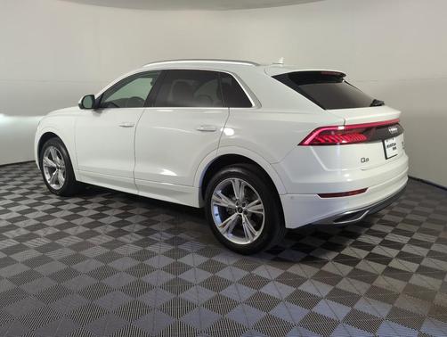 2022 Audi Q8 55 Premium Plus