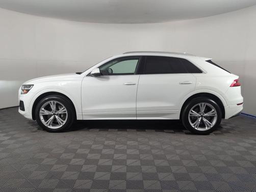 2022 Audi Q8 55 Premium Plus
