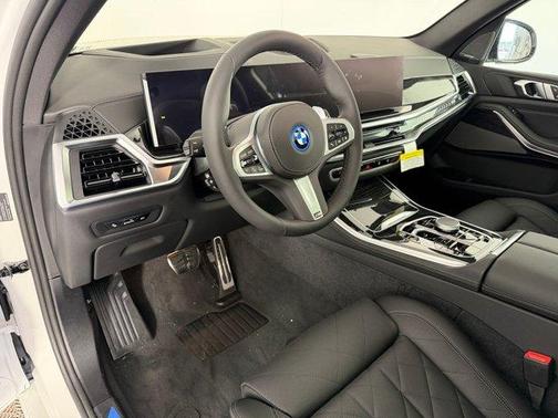 Mineral White Metallic 2026 BMW X5 PHEV xDrive50e