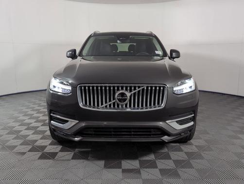 2024 Volvo XC90 B5 Plus Bright Theme