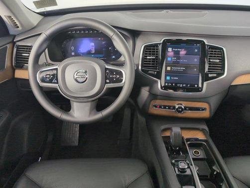 2024 Volvo XC90 B5 Plus Bright Theme