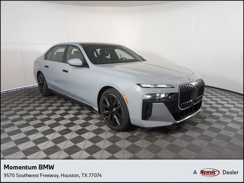 2025 BMW 750e xDrive